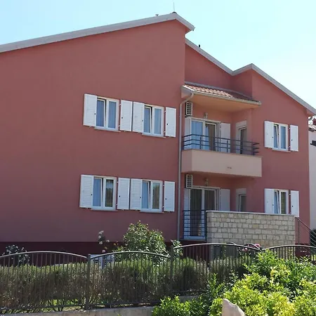 Apartment Pinta Mit Blick Auf Wasser By Interhome Dajla