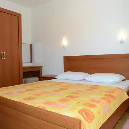 Pinta Mit Blick Auf Wasser By Interhome Apartment Dajla